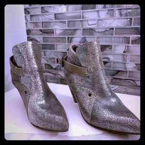 Cordero silver ankle boots size 7